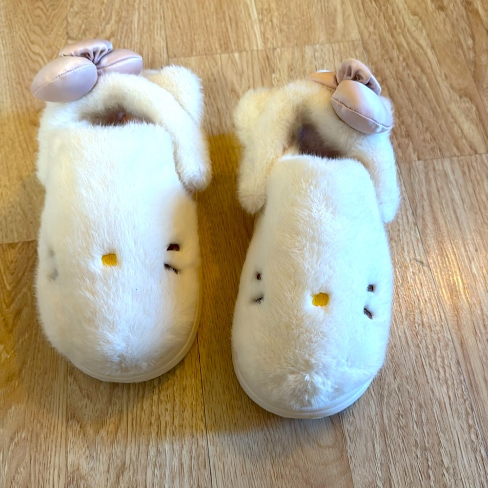 Hello kitty slippers